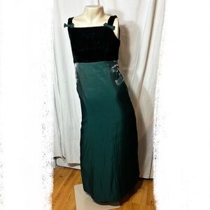 Maggie Breen women’s gown petite 10 velvet black green shimmer Y2K 90s dress
